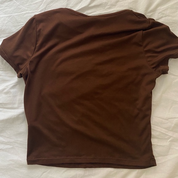 casual brown tee slightly cropped - Picture 3 of 3